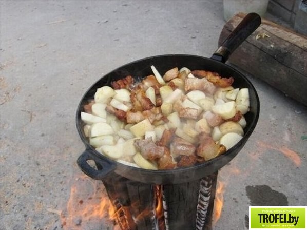 Полевая плита (конфорка) из бревна