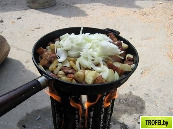 Полевая плита (конфорка) из бревна
