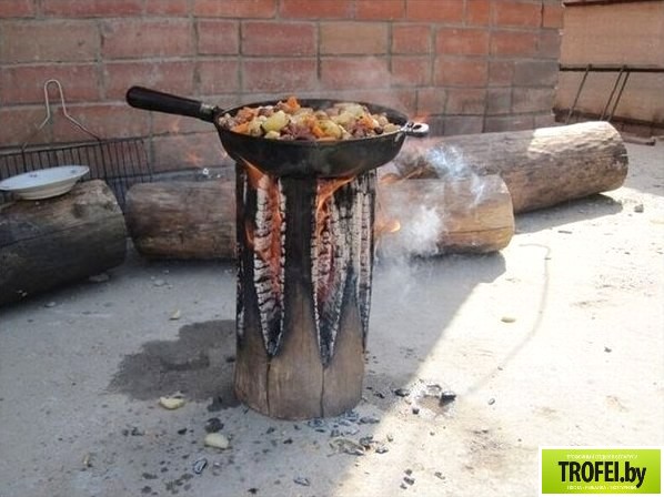 Полевая плита (конфорка) из бревна
